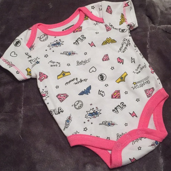 Newborn girl onesie justice league - Picture 1 of 1